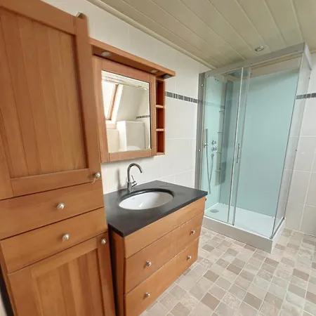 Station 64 B2 Charleroi-airport Apartman *